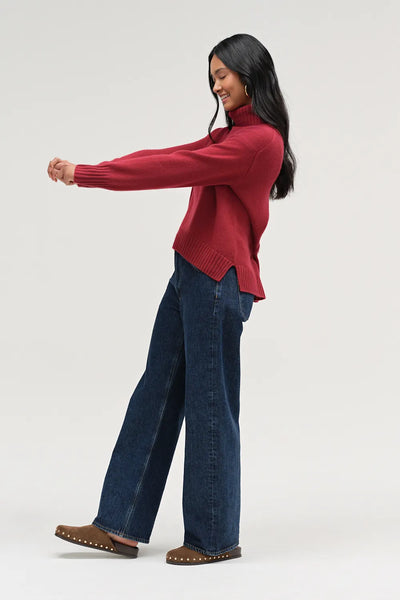 Cherry Pure Cashmere Relaxed Rollneck Sweater